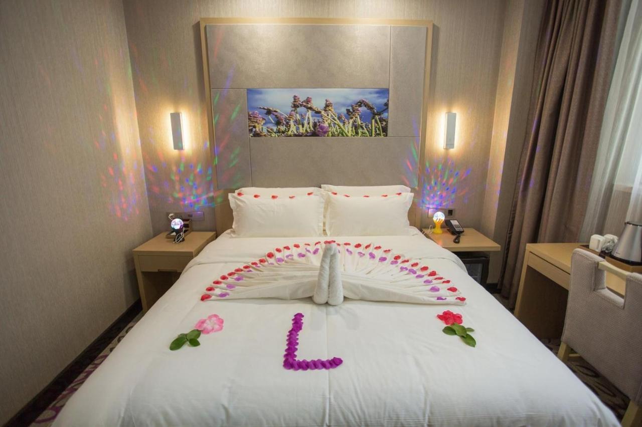 Lavande Hotels Heze Changjiang Road Wanda Plaza Esterno foto